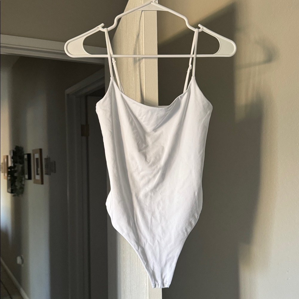 Aritzia Original Contour Cami Bodysuit (S)